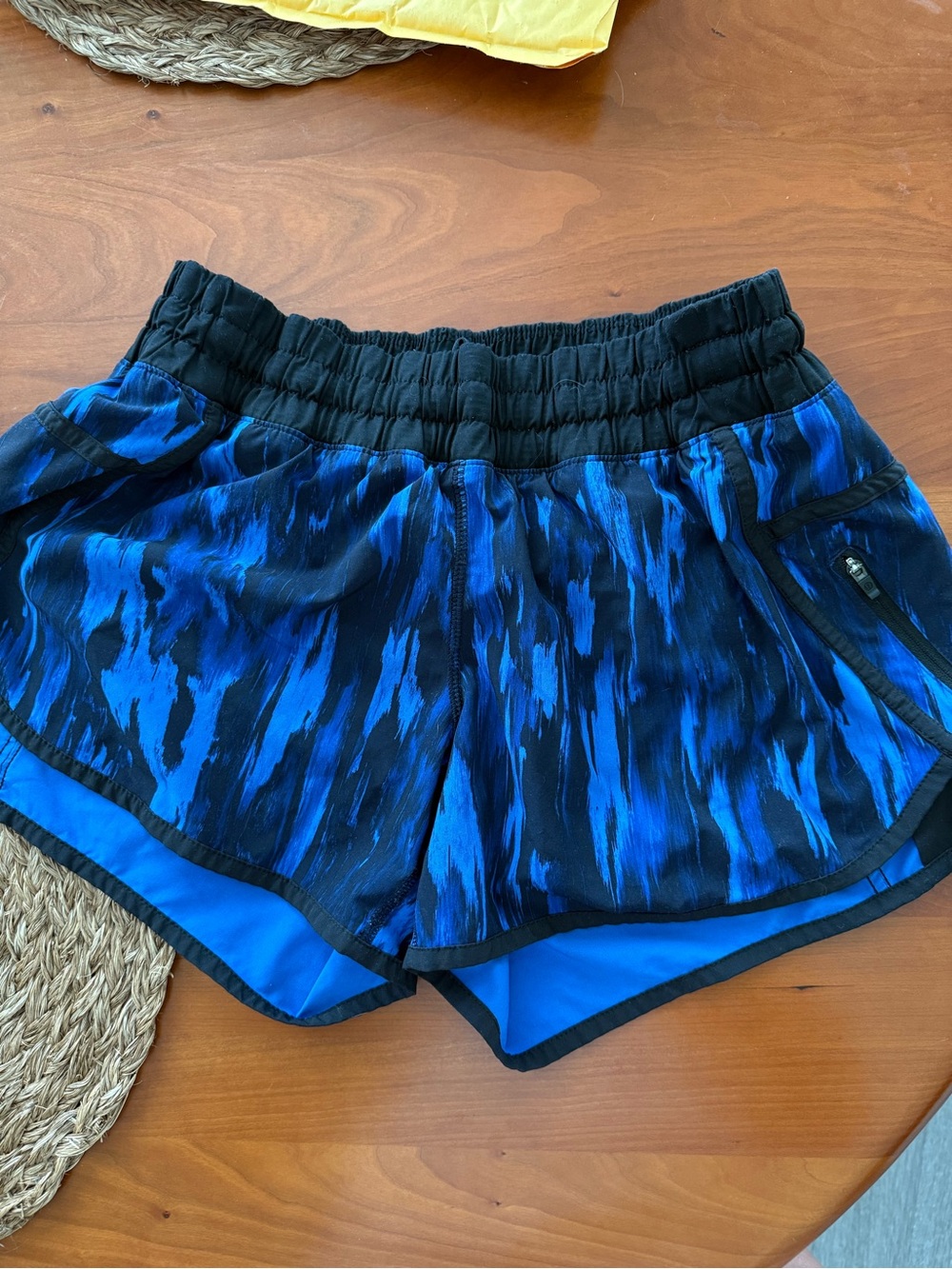 lululemon athletica Black and Blue track that short 3"